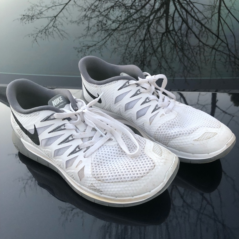 White Nike Free 5.0